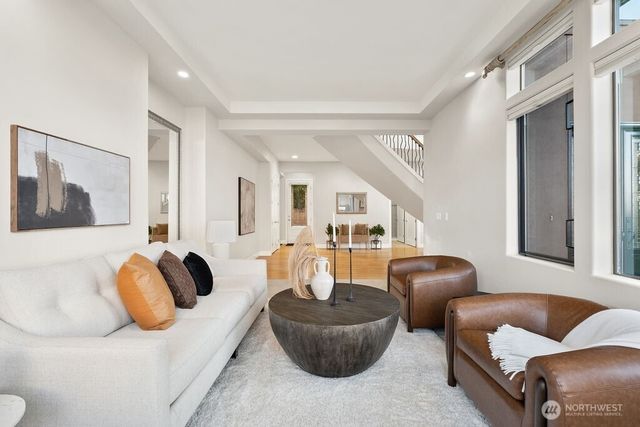 7404 117th Place SE, Newcastle, WA 98056