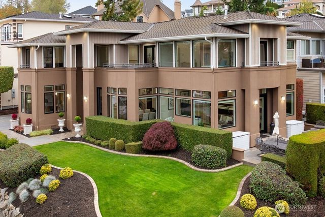 7404 117th Place SE, Newcastle, WA 98056