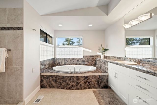 7404 117th Place SE, Newcastle, WA 98056