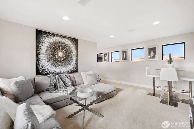 7404 117th Place SE, Newcastle, WA 98056