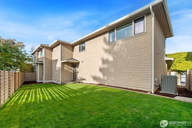 7404 117th Place SE, Newcastle, WA 98056