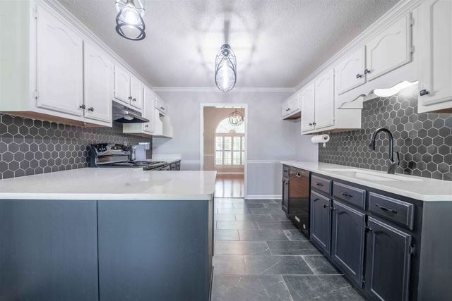 3626 APPLING LAKE DR, Bartlett, TN 38133