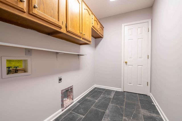3626 APPLING LAKE DR, Bartlett, TN 38133