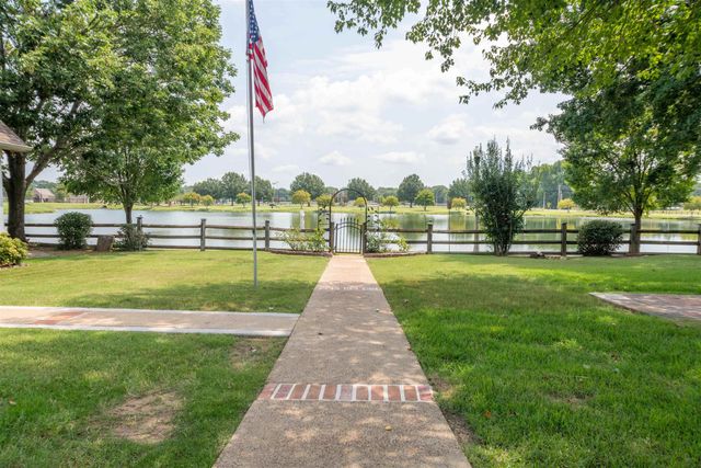 3626 APPLING LAKE DR, Bartlett, TN 38133