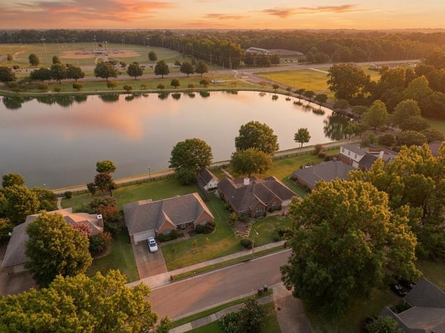 3626 APPLING LAKE DR, Bartlett, TN 38133