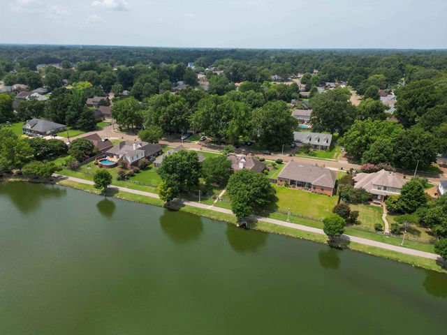 3626 APPLING LAKE DR, Bartlett, TN 38133