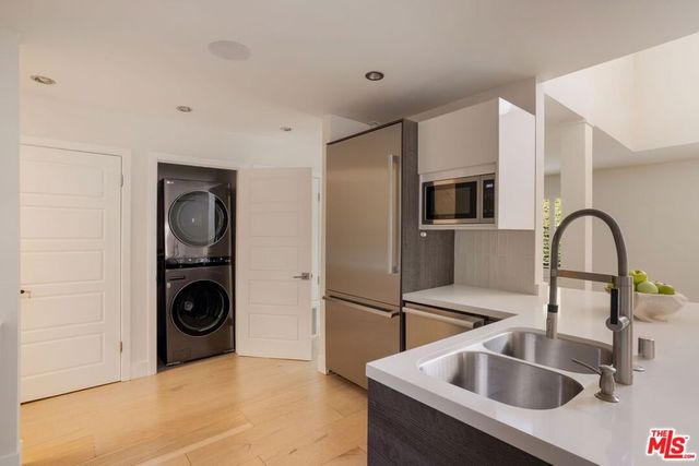 967 Hammond Street 5, West Hollywood, CA 90069