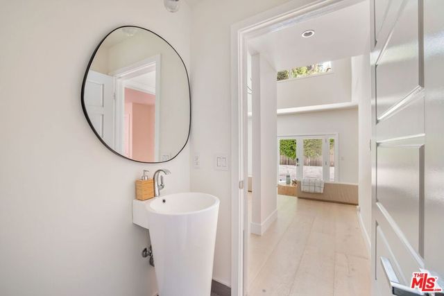 967 Hammond Street 5, West Hollywood, CA 90069