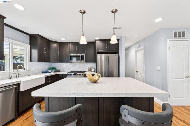 908 Norfolk Road, Livermore, CA 94551