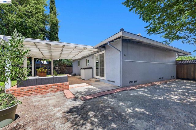 908 Norfolk Road, Livermore, CA 94551
