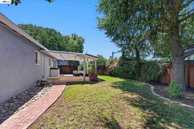 908 Norfolk Road, Livermore, CA 94551