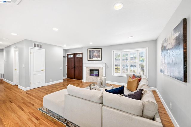 908 Norfolk Road, Livermore, CA 94551