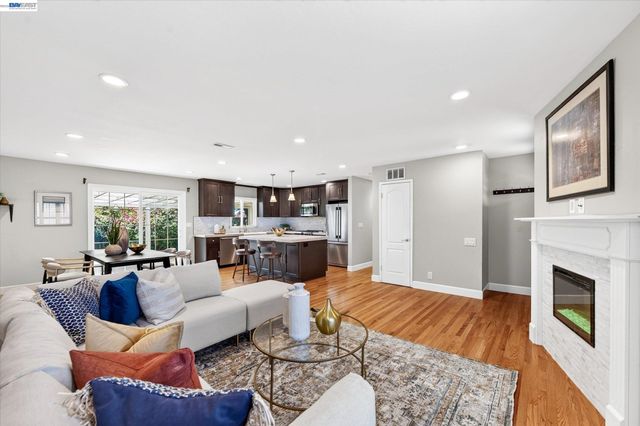 908 Norfolk Road, Livermore, CA 94551