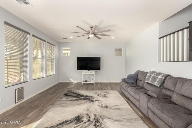 10205 E NOPAL Avenue, Mesa, AZ 85209