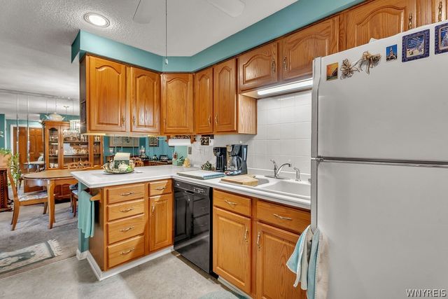 400 West Avenue E3, West Seneca, NY 14224