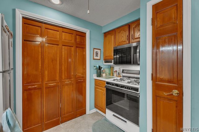 400 West Avenue E3, West Seneca, NY 14224