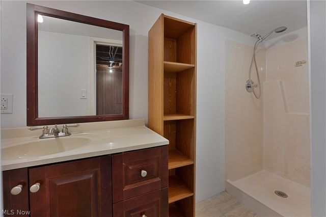 190 Struthers Liberty Road, Campbell, OH 44405