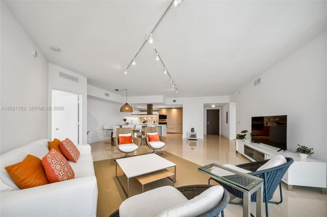 17301 Biscayne Blvd 907, North Miami Beach, FL 33160
