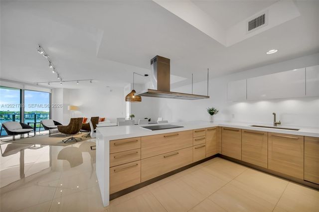 17301 Biscayne Blvd 907, North Miami Beach, FL 33160