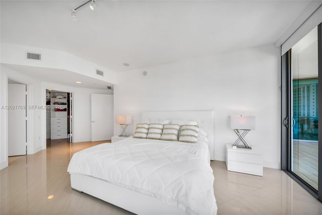 17301 Biscayne Blvd 907, North Miami Beach, FL 33160