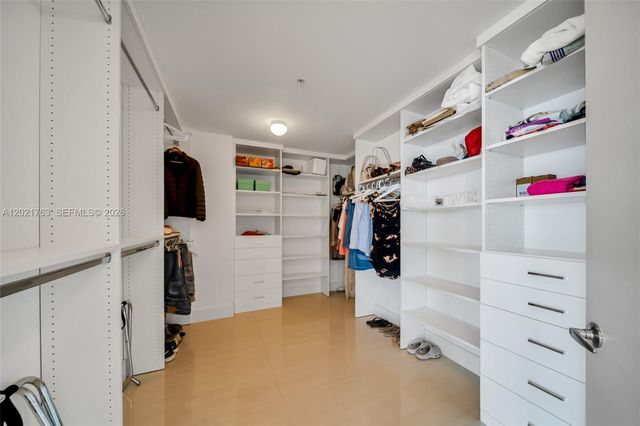 17301 Biscayne Blvd 907, North Miami Beach, FL 33160