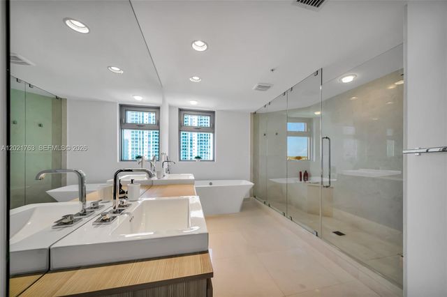 17301 Biscayne Blvd 907, North Miami Beach, FL 33160