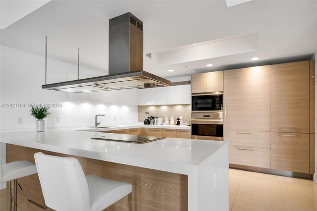 17301 Biscayne Blvd 907, North Miami Beach, FL 33160