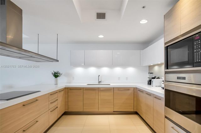 17301 Biscayne Blvd 907, North Miami Beach, FL 33160