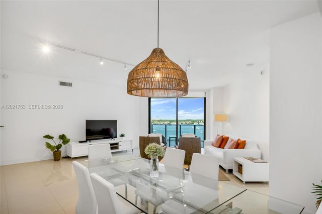 17301 Biscayne Blvd 907, North Miami Beach, FL 33160