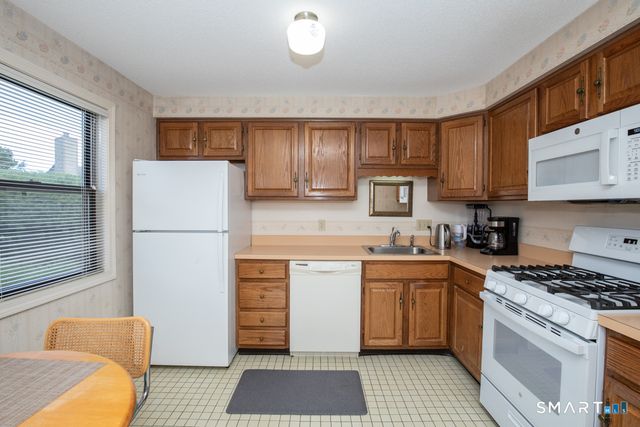 1301 Metacomet Drive 1301, Meriden, CT 06450