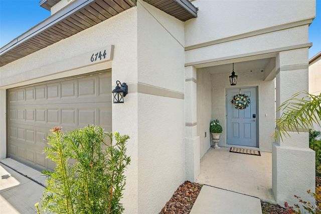 6744 BACK FORTY LOOP, Zephyrhills, FL 33541