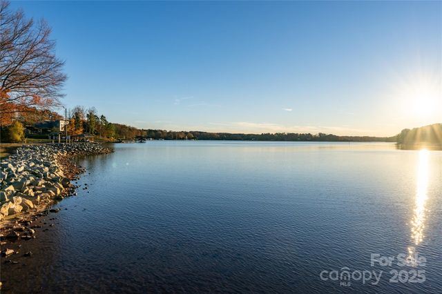 150 W Morehouse Avenue, Mooresville, NC 28117