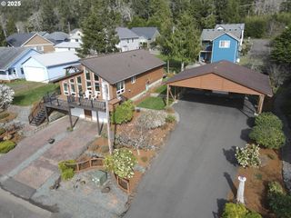 126 N OCEAN Ave, Rockaway Beach, OR 97136
