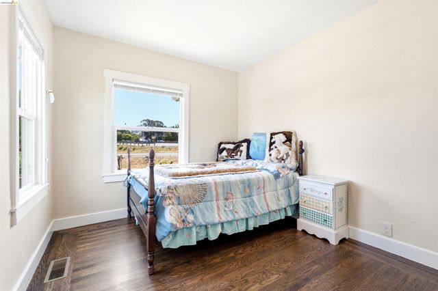 4201 Redding Street, Oakland, CA 94619