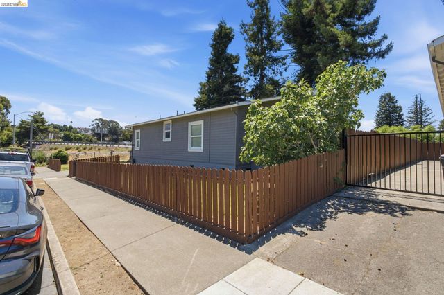 4201 Redding Street, Oakland, CA 94619