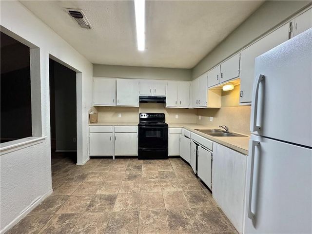 6624 Hardwick Dr, Corpus Christi, TX 78412