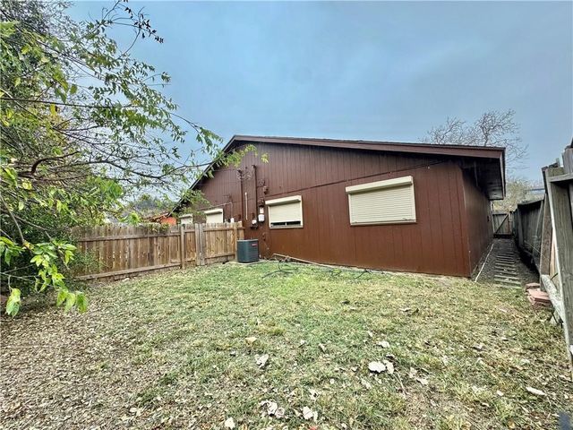 6624 Hardwick Dr, Corpus Christi, TX 78412