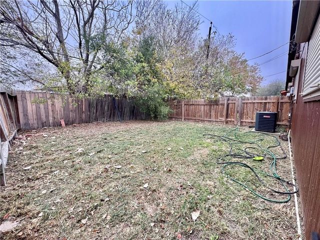 6624 Hardwick Dr, Corpus Christi, TX 78412