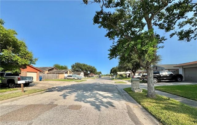 6624 Hardwick Dr, Corpus Christi, TX 78412