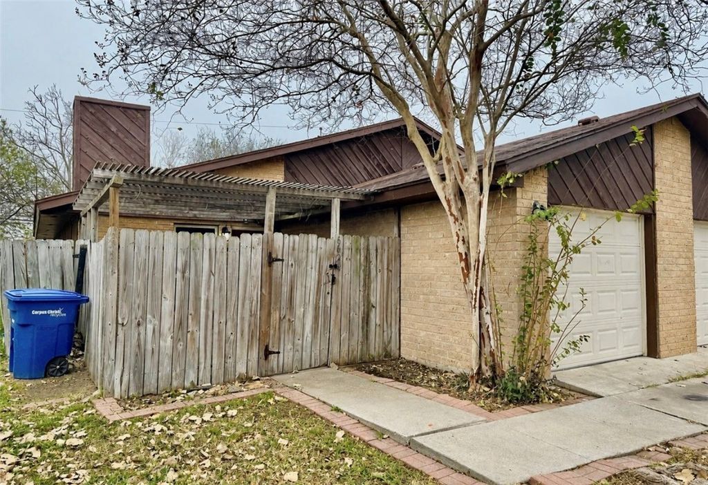 6624 Hardwick Dr, Corpus Christi, TX 78412 — photo 3
