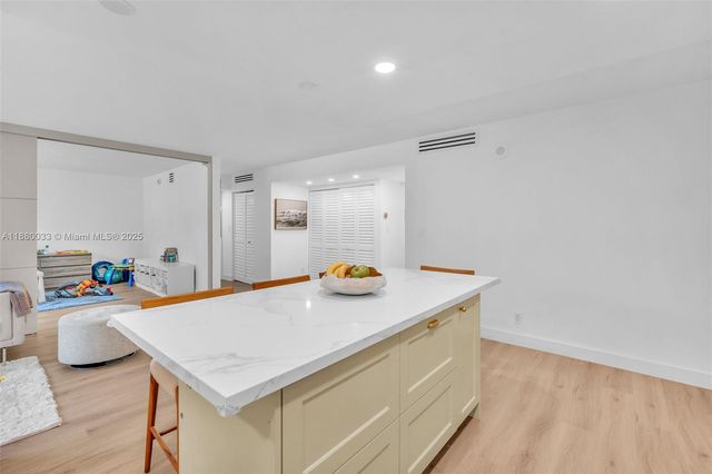 17021 N Bay Rd 206, Sunny Isles Beach, FL 33160