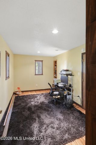 1511 Pawnee Street, Pascagoula, MS 39581