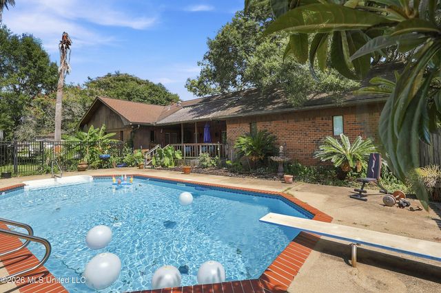 1511 Pawnee Street, Pascagoula, MS 39581