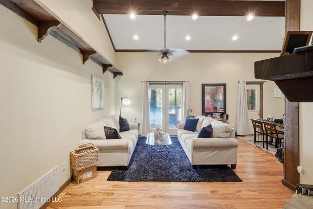 1511 Pawnee Street, Pascagoula, MS 39581