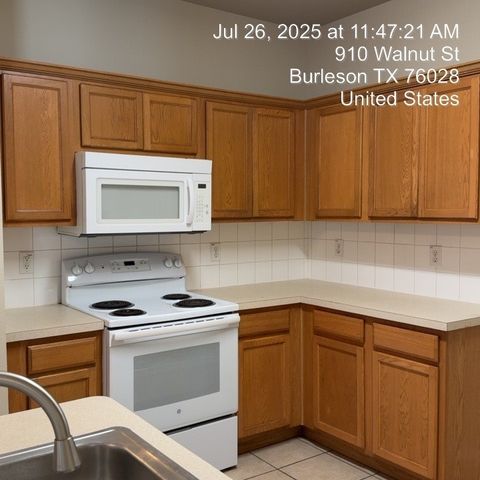 913 Walnut, Burleson, TX 76028