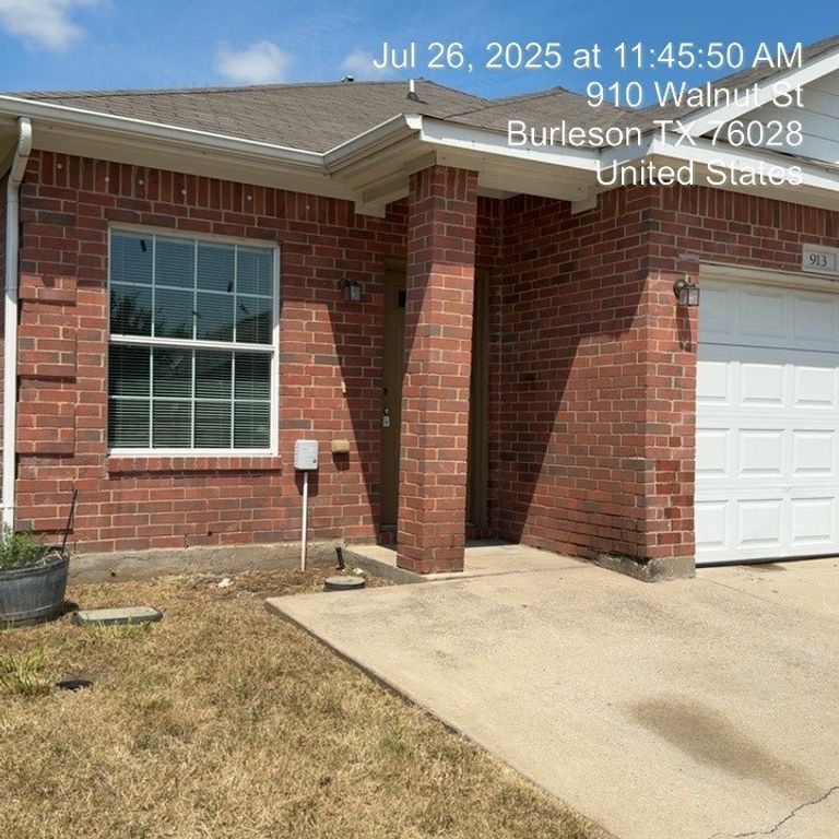 913 Walnut, Burleson, TX 76028