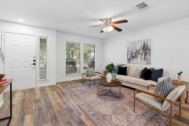 2301 Melissa Oaks LN, Austin, TX 78744
