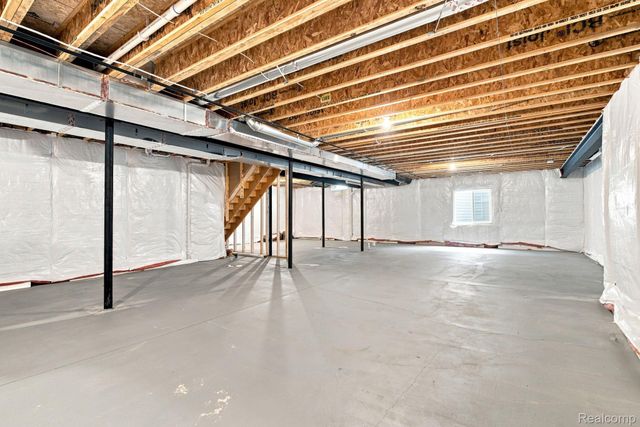 4075 Blossom Drive, Sterling Heights, MI 48314