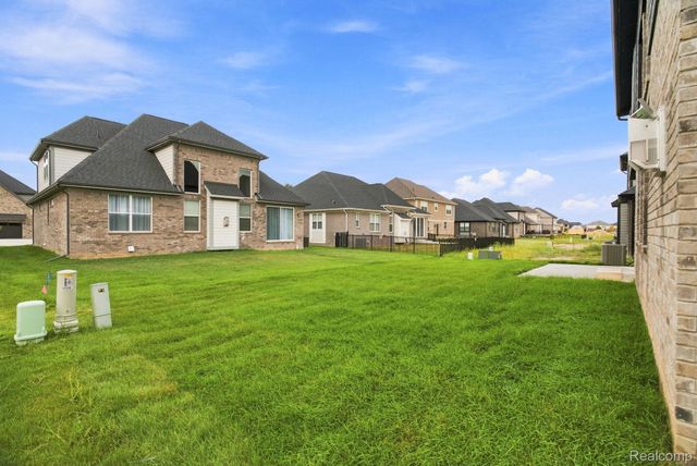 4075 Blossom Drive, Sterling Heights, MI 48314