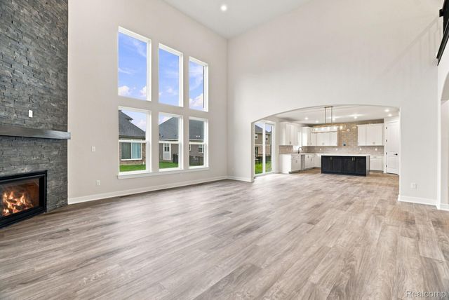 4075 Blossom Drive, Sterling Heights, MI 48314